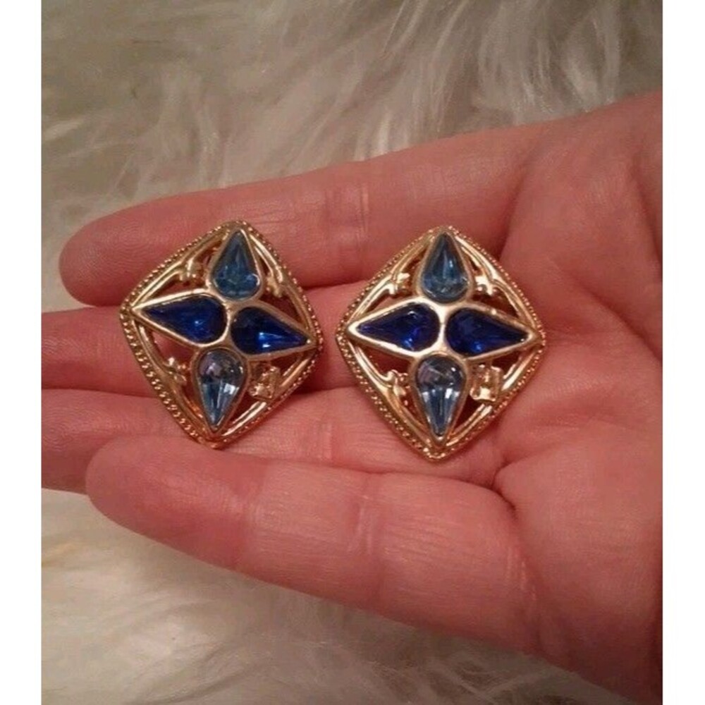 High Quality Vintage Clip Earrings Gild Plated Blue Stones